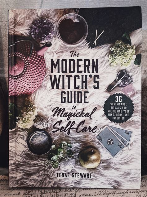 Dark Diamond: The Glam Witch's Guide to Crystals and Gemstones